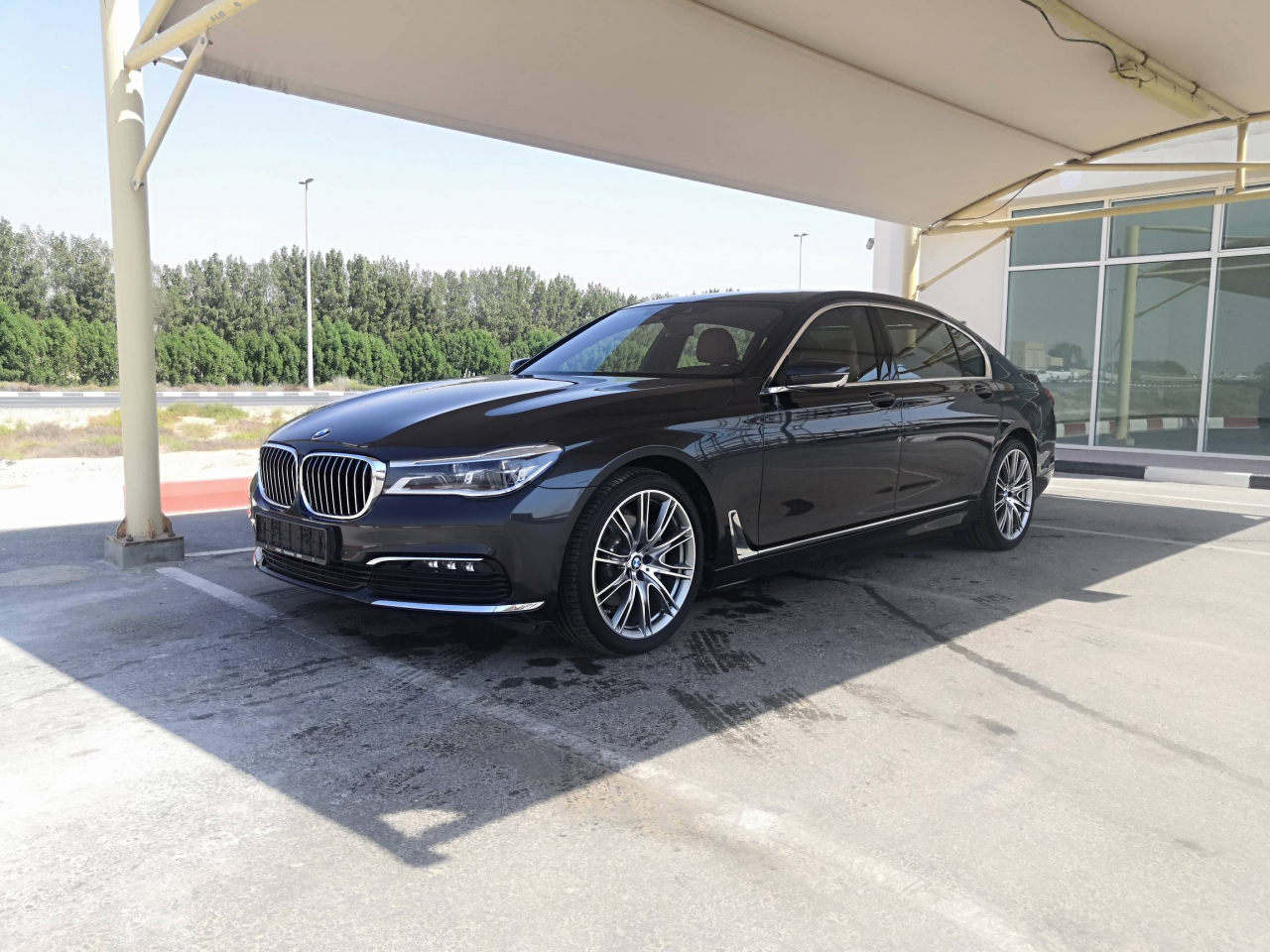 BMW 7-Series - Image 6
