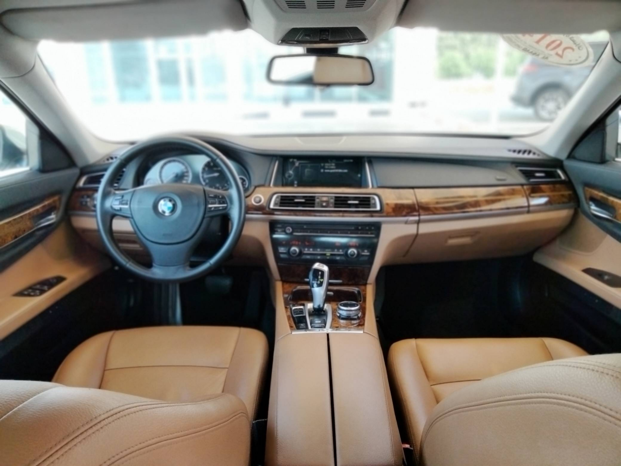 BMW 7-Series - Image 7
