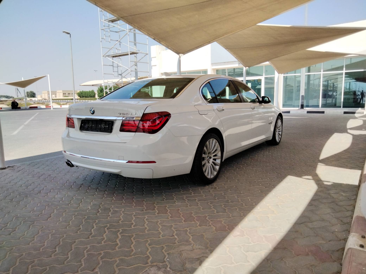 BMW 7-Series - Image 5