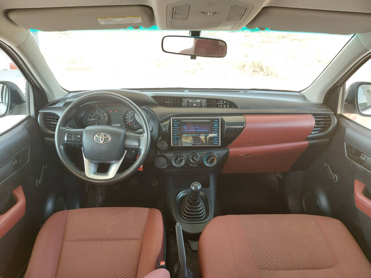 Toyota Hilux - Image 7