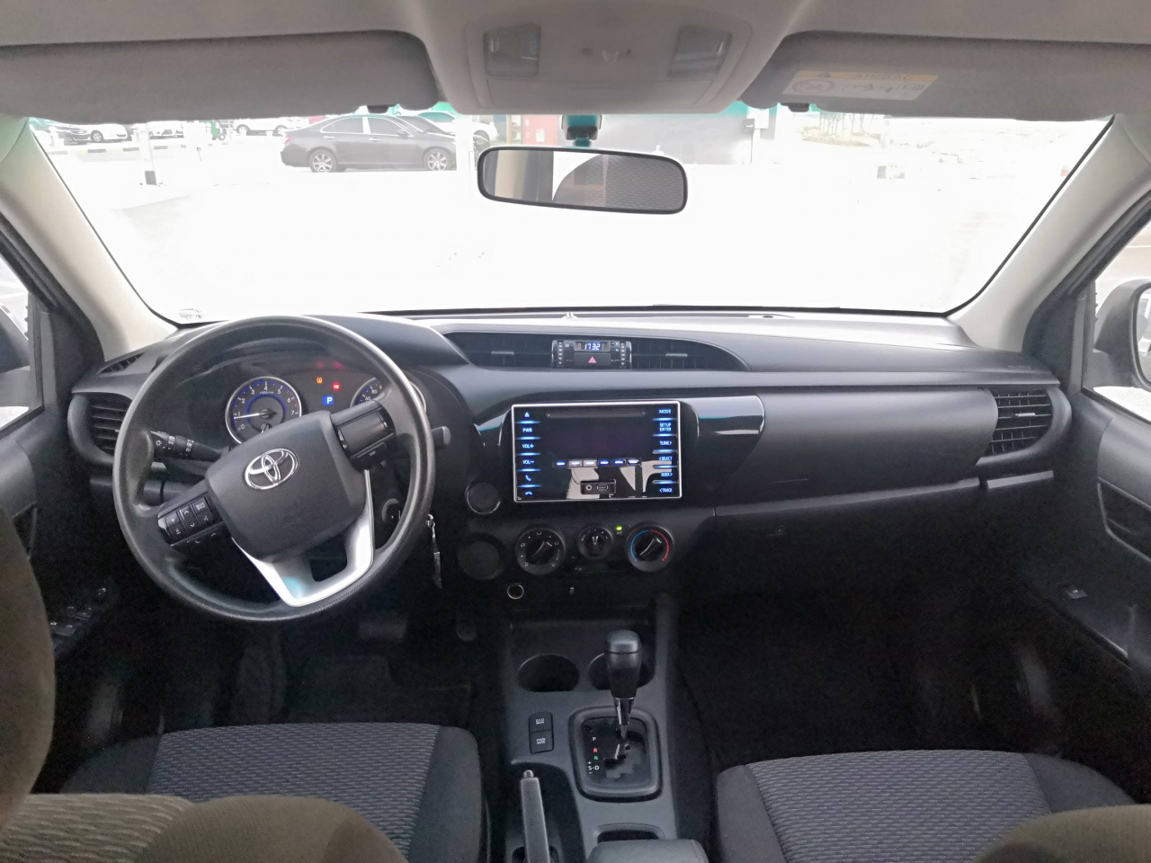 Toyota Hilux - Image 6
