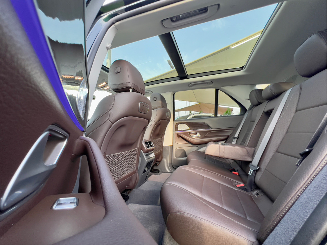 Mercedes Benz GLE SUV - Image 9