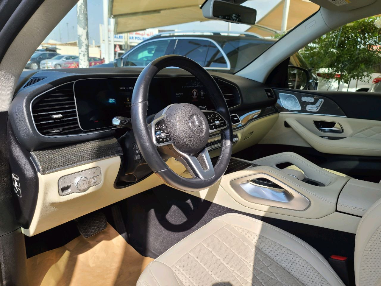 Mercedes Benz GLE SUV - Image 9