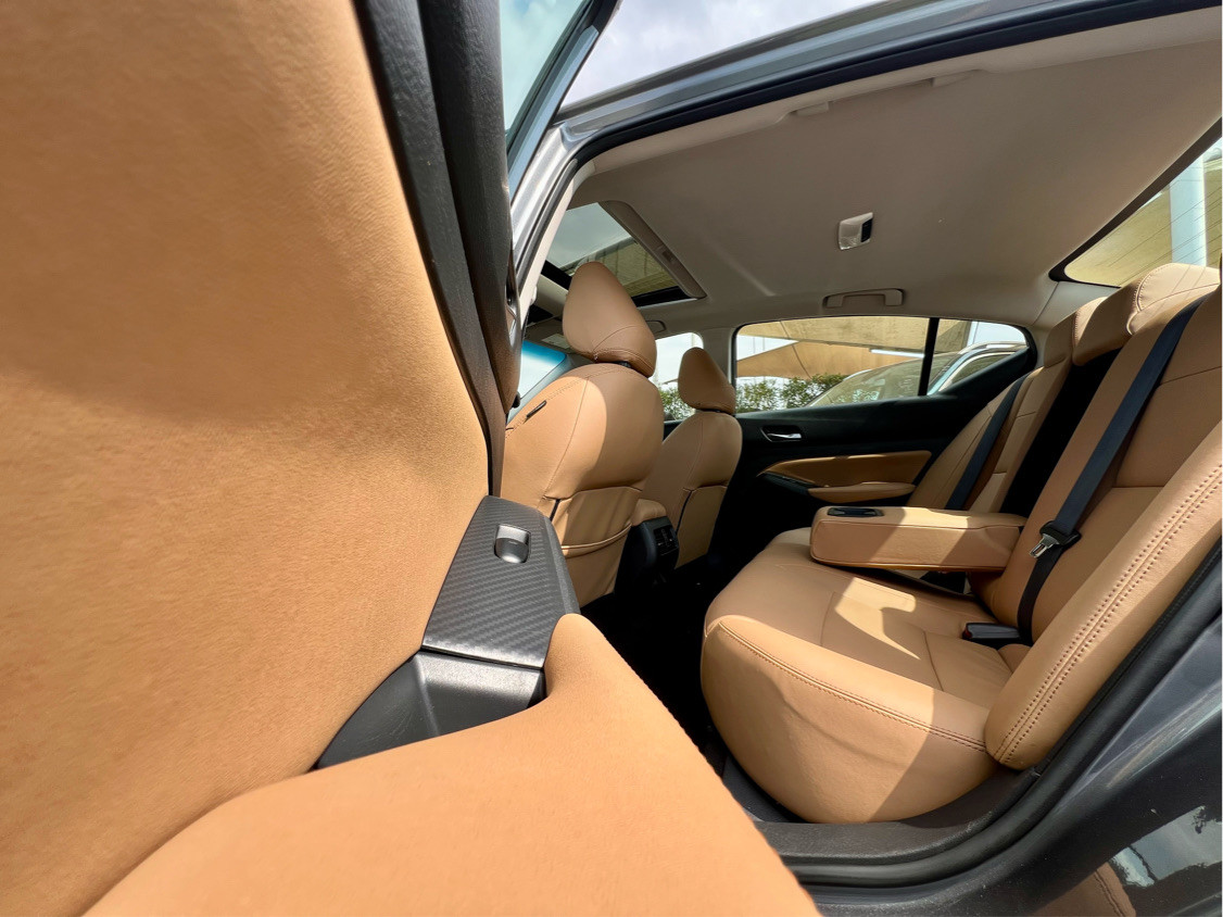 Nissan Altima - Image 2