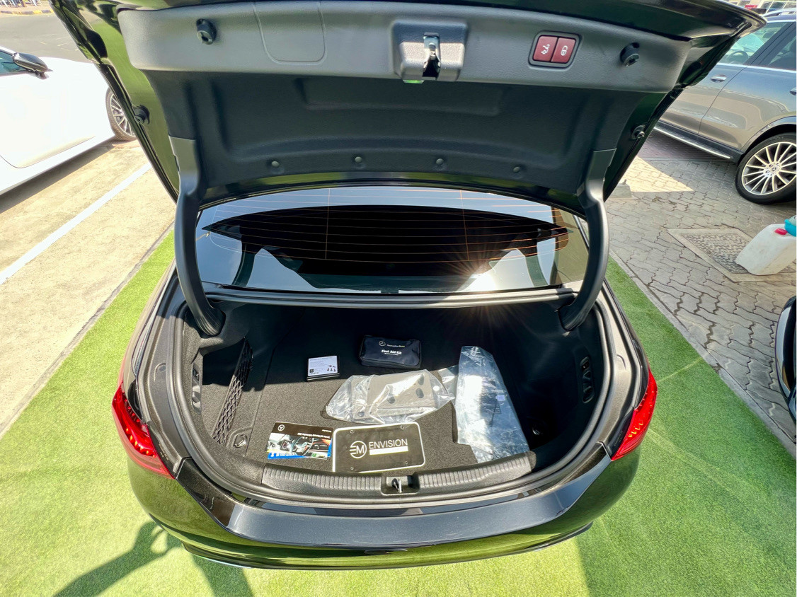 Mercedes Benz C-Class - Image 7