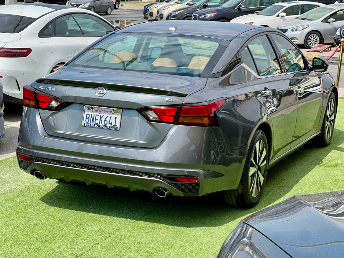 Nissan Altima - Image 11