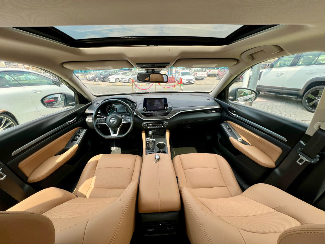 Nissan Altima - Image 12