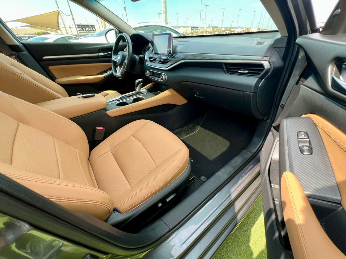 Nissan Altima - Image 6