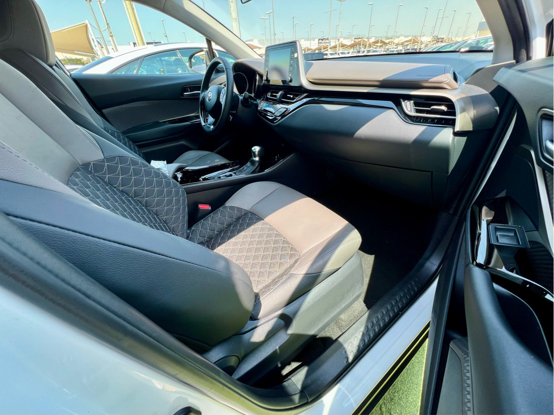 Toyota C-HR - Image 12