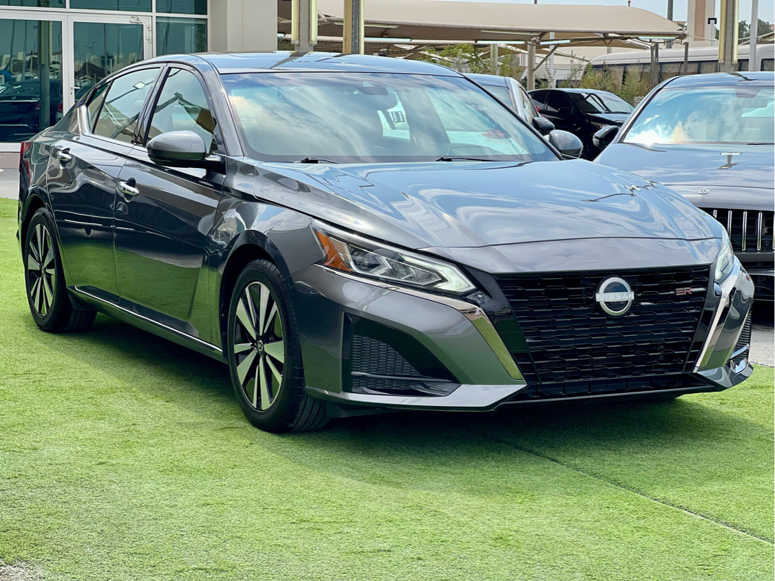 Nissan Altima - Image 9