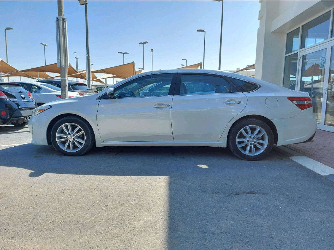 Toyota Avalon - Image 2