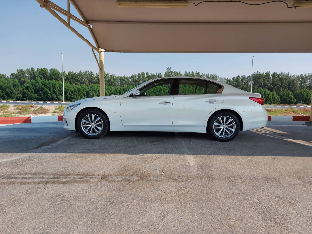 Infiniti Q50 - Image 2
