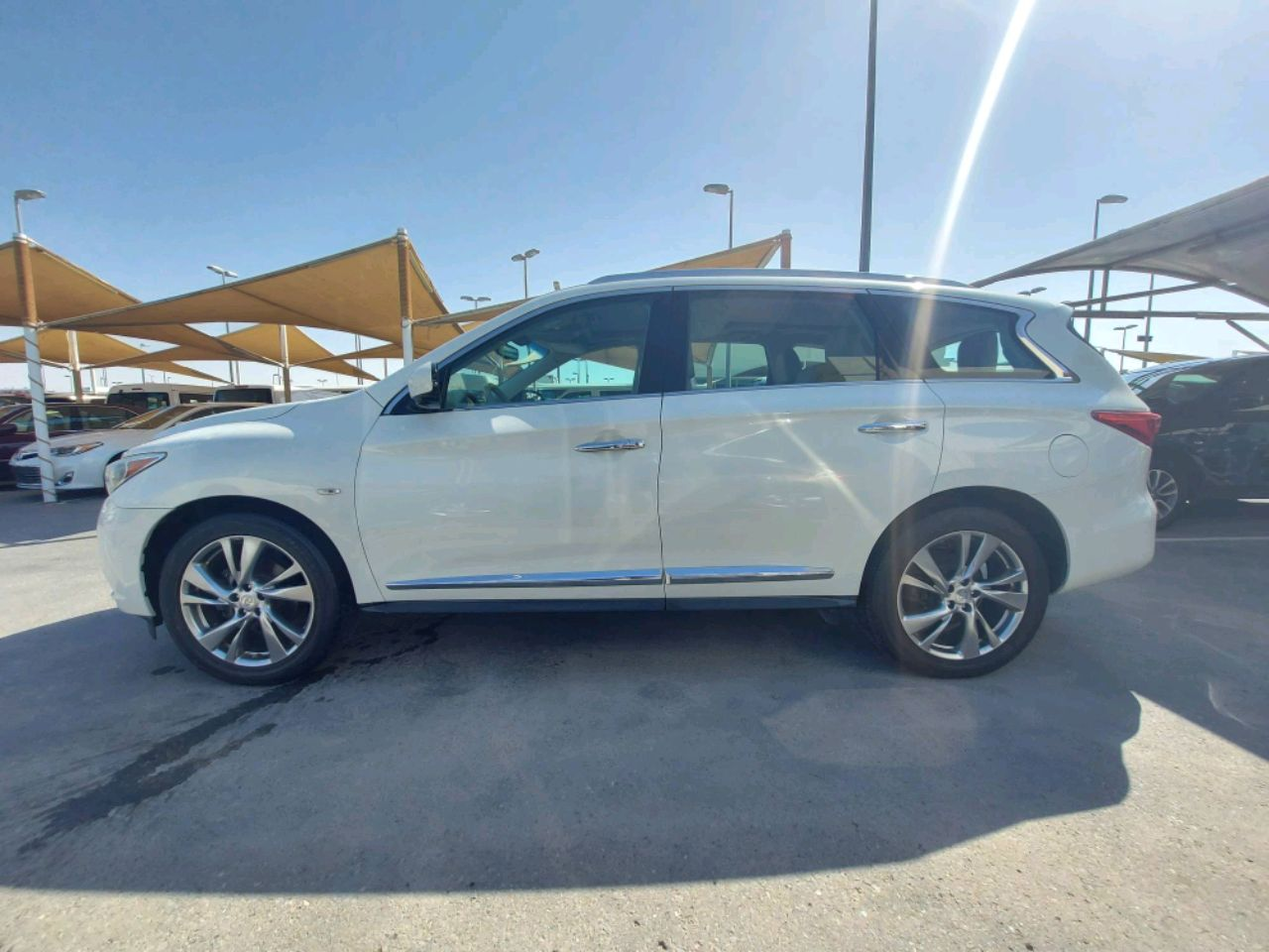 Infiniti JX-Series - Image 2
