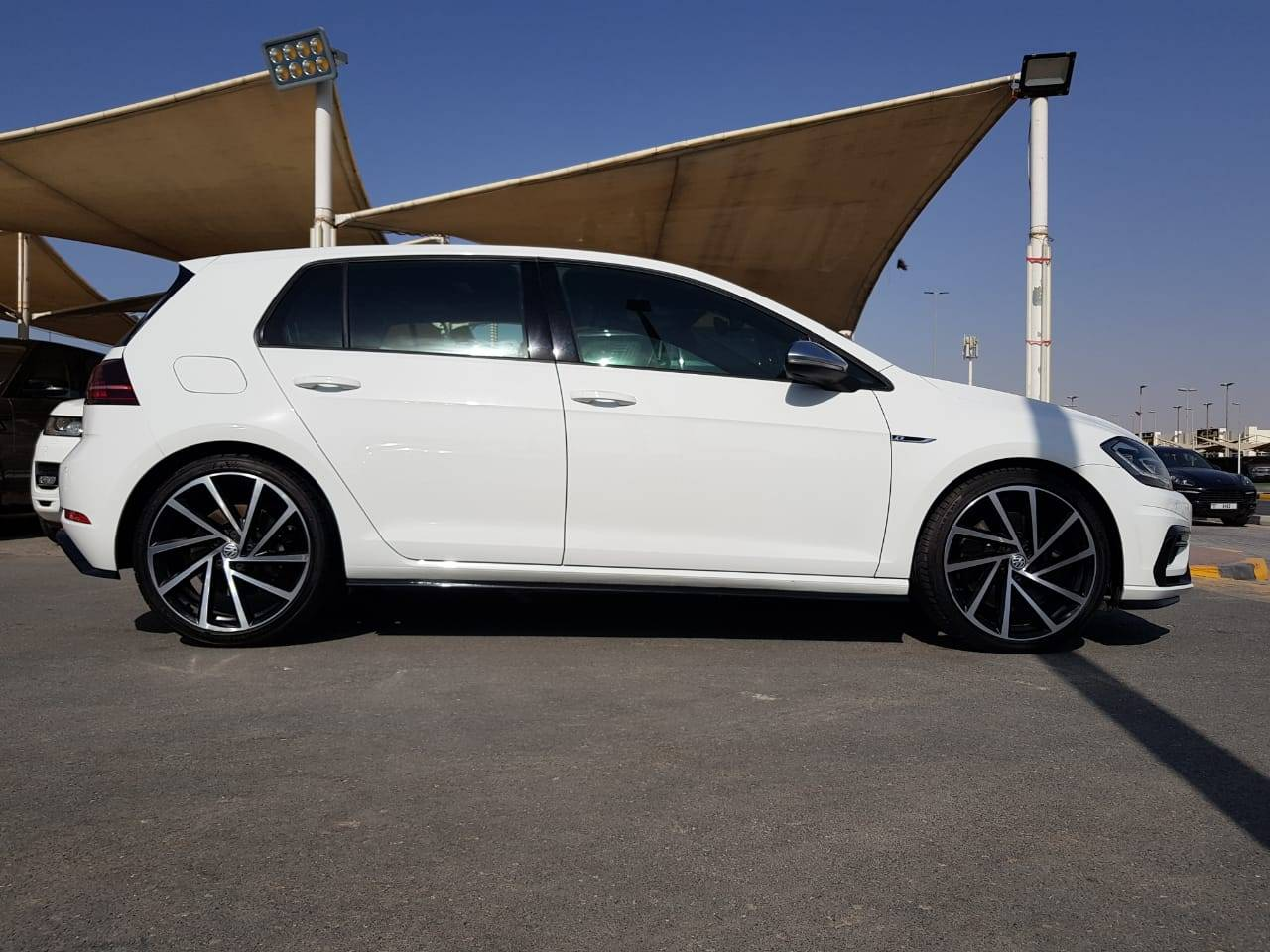Volkswagen Golf R - Image 2