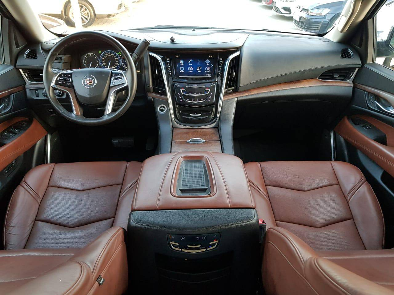 Cadillac Escalade - Image 2