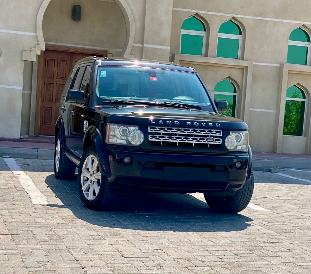 Land Rover LR4 - Image 4