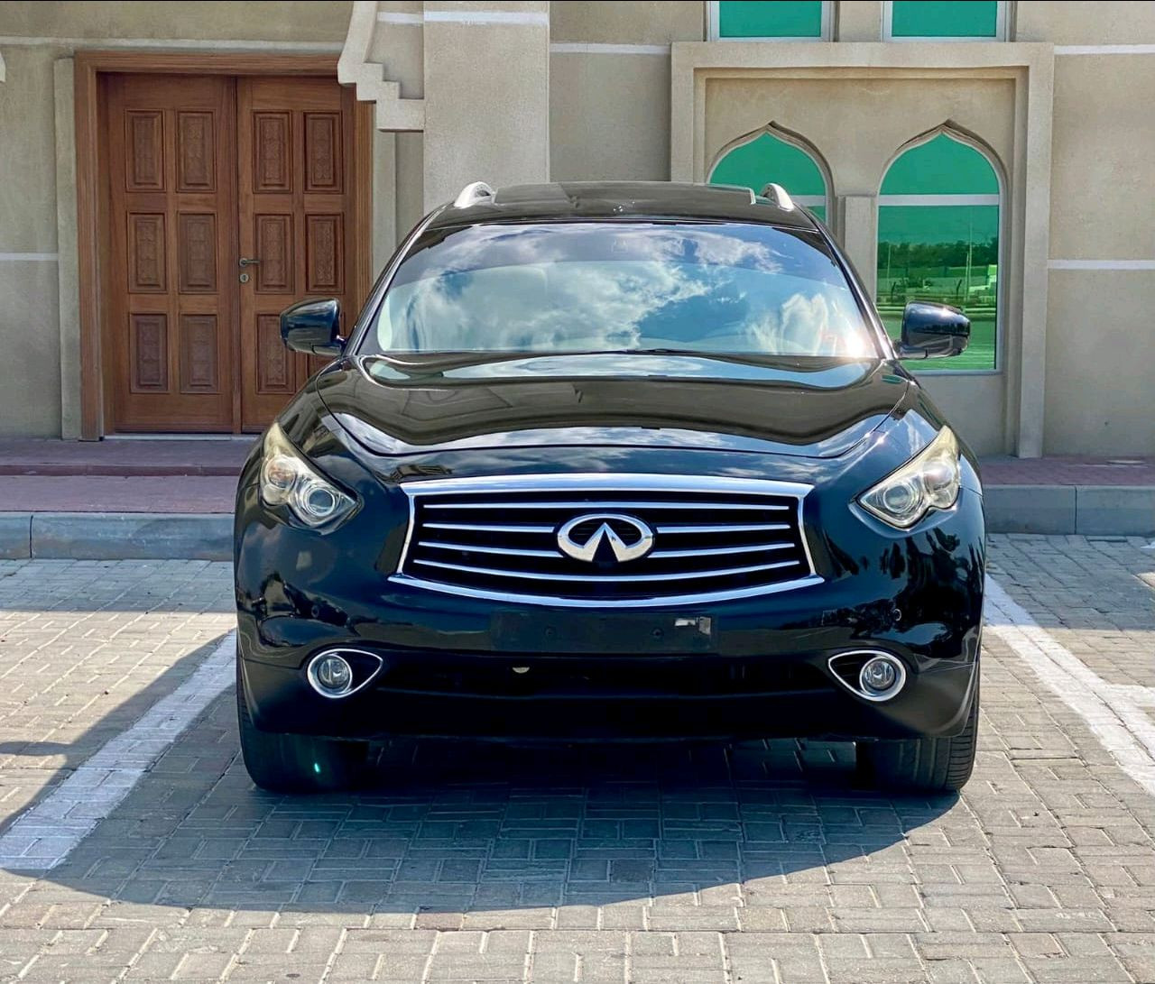 Infiniti QX70 - Image 3