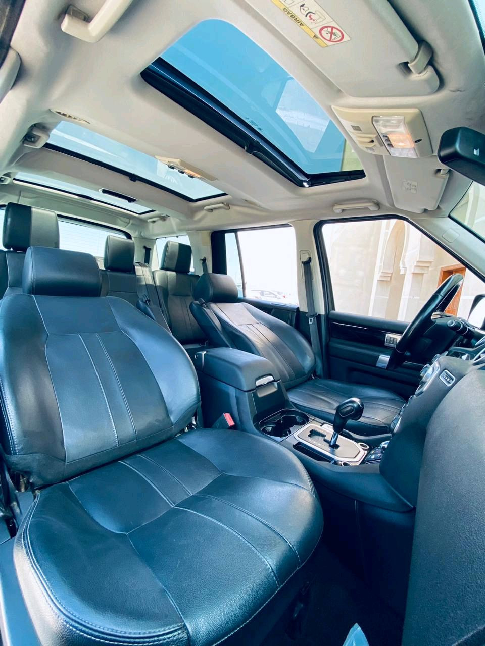 Land Rover LR4 - Image 12