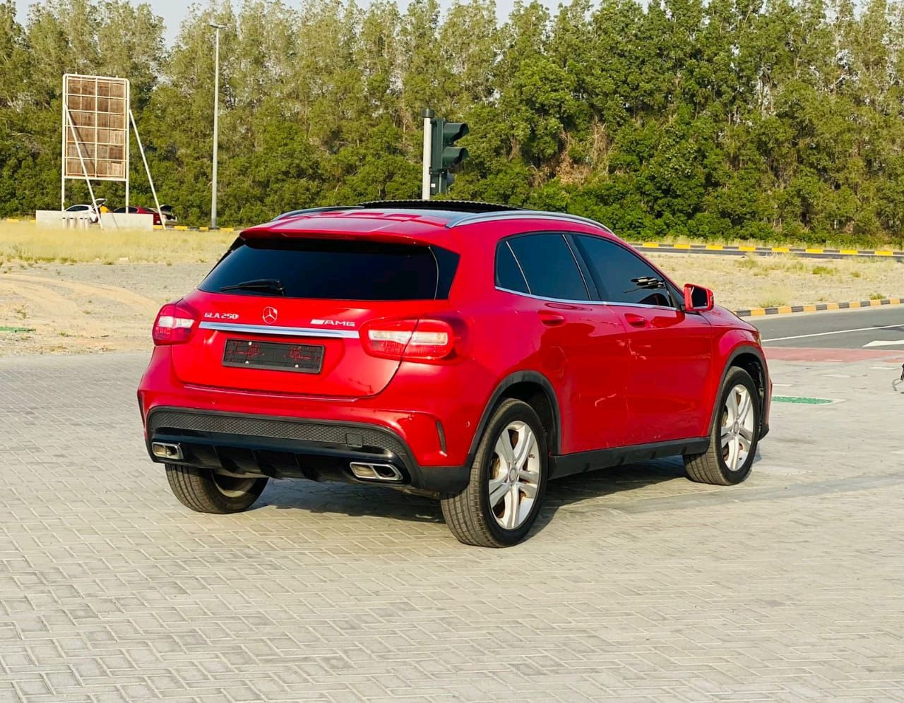 Mercedes Benz GLA - Image 11