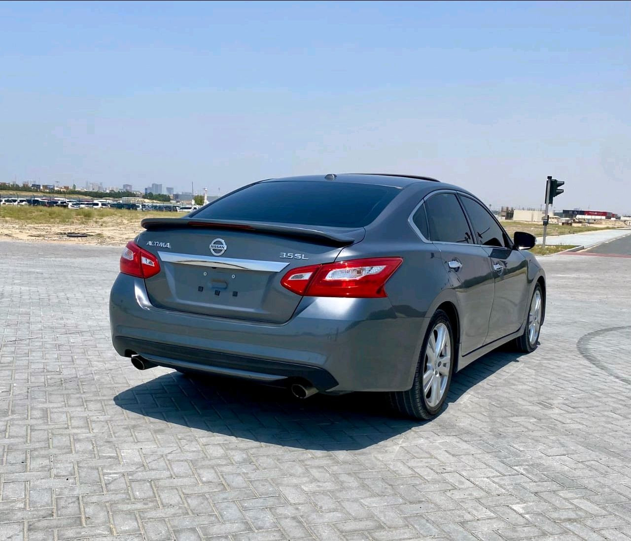 Nissan Altima - Image 11