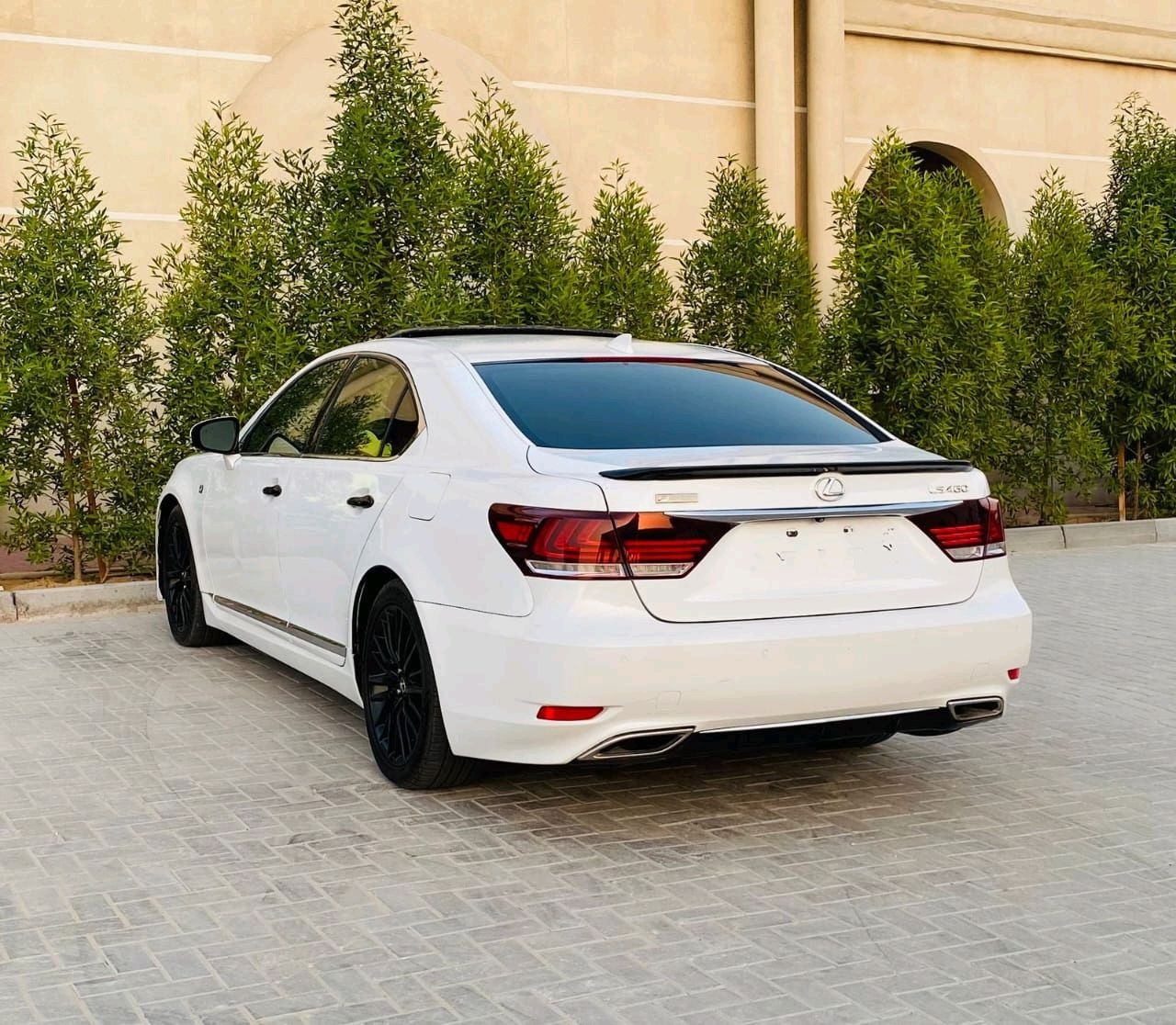 Lexus LS-Series - Image 4