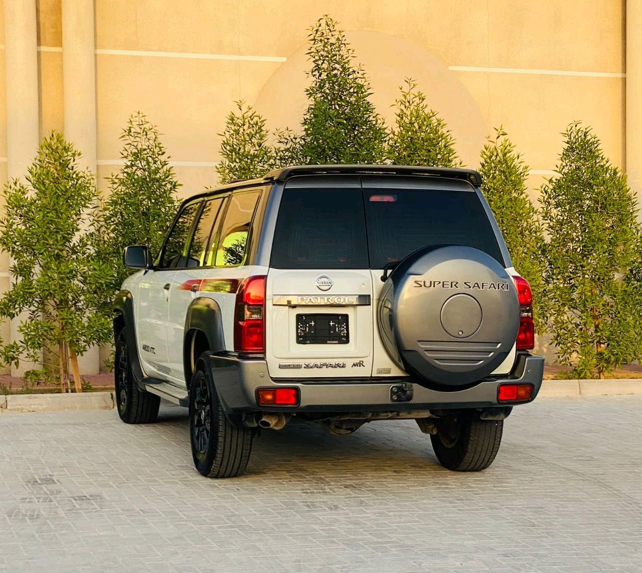 Nissan Super safari - Image 10