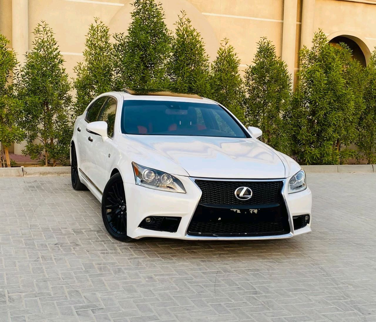 Lexus LS-Series - Image 9