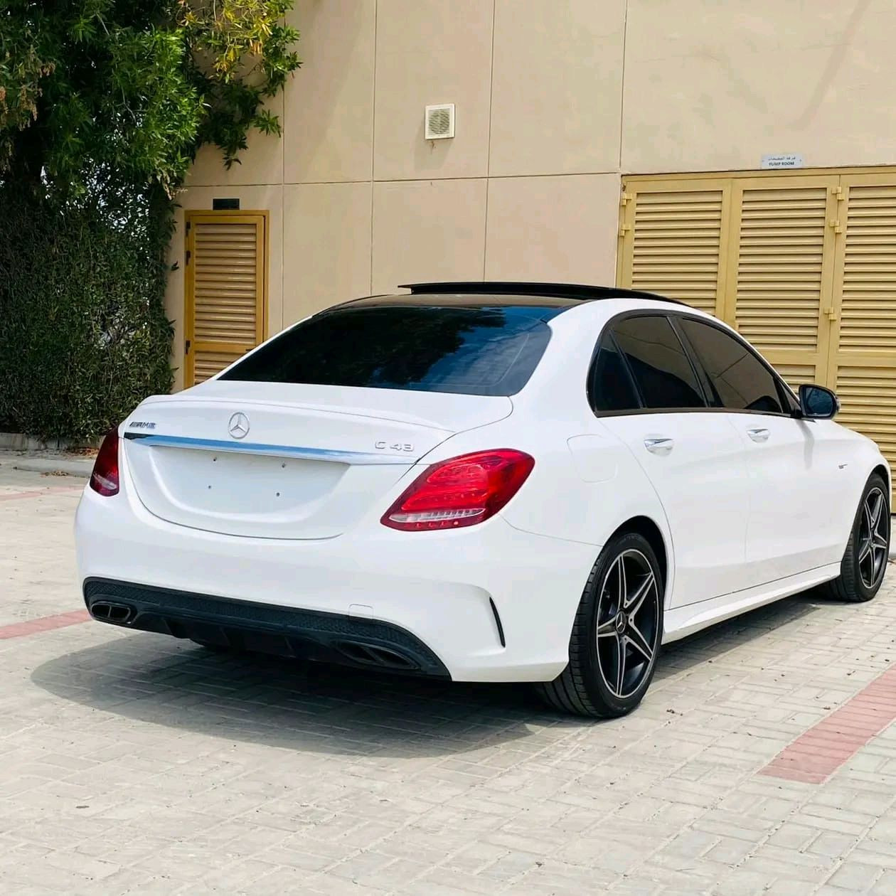 Mercedes Benz C-Class - Image 8