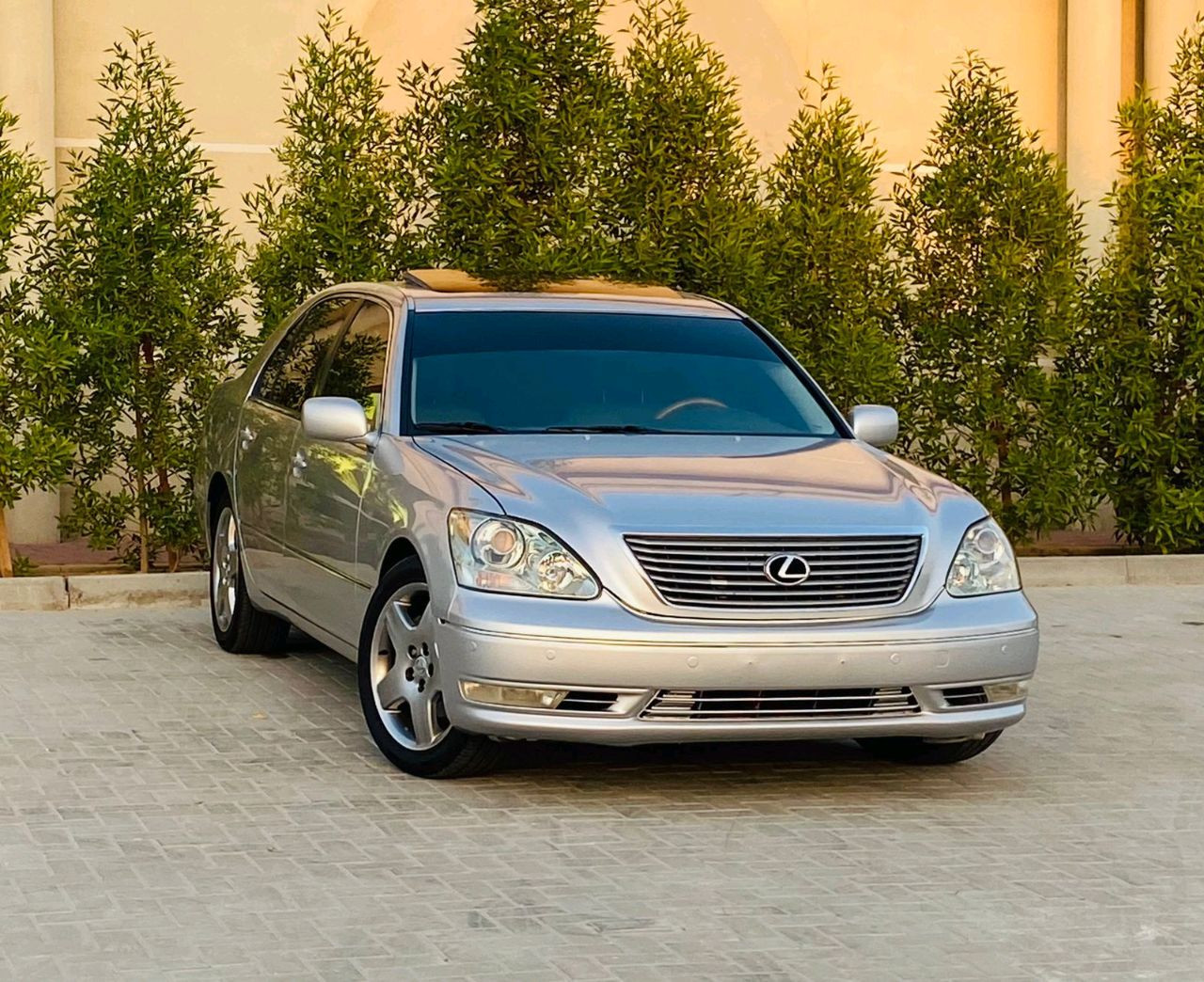 Lexus LS-Series - Image 2