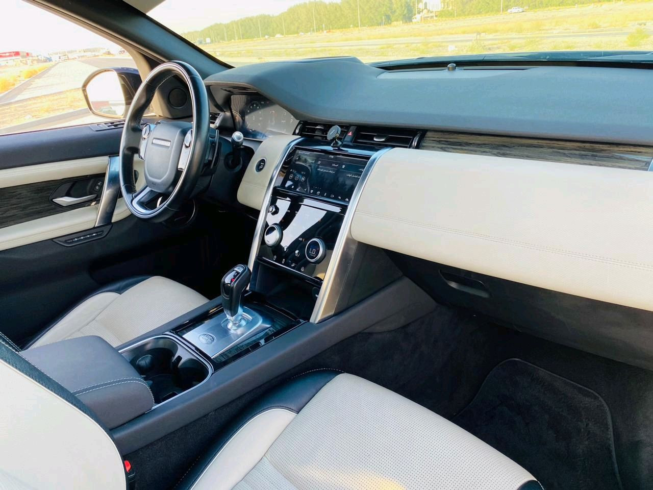 Land Rover Discovery - Image 12