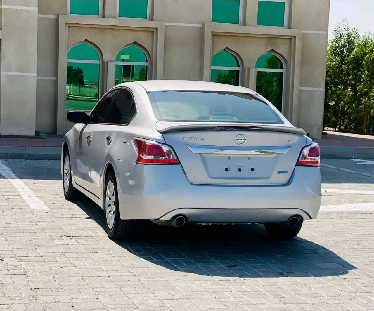 Nissan Altima - Image 9