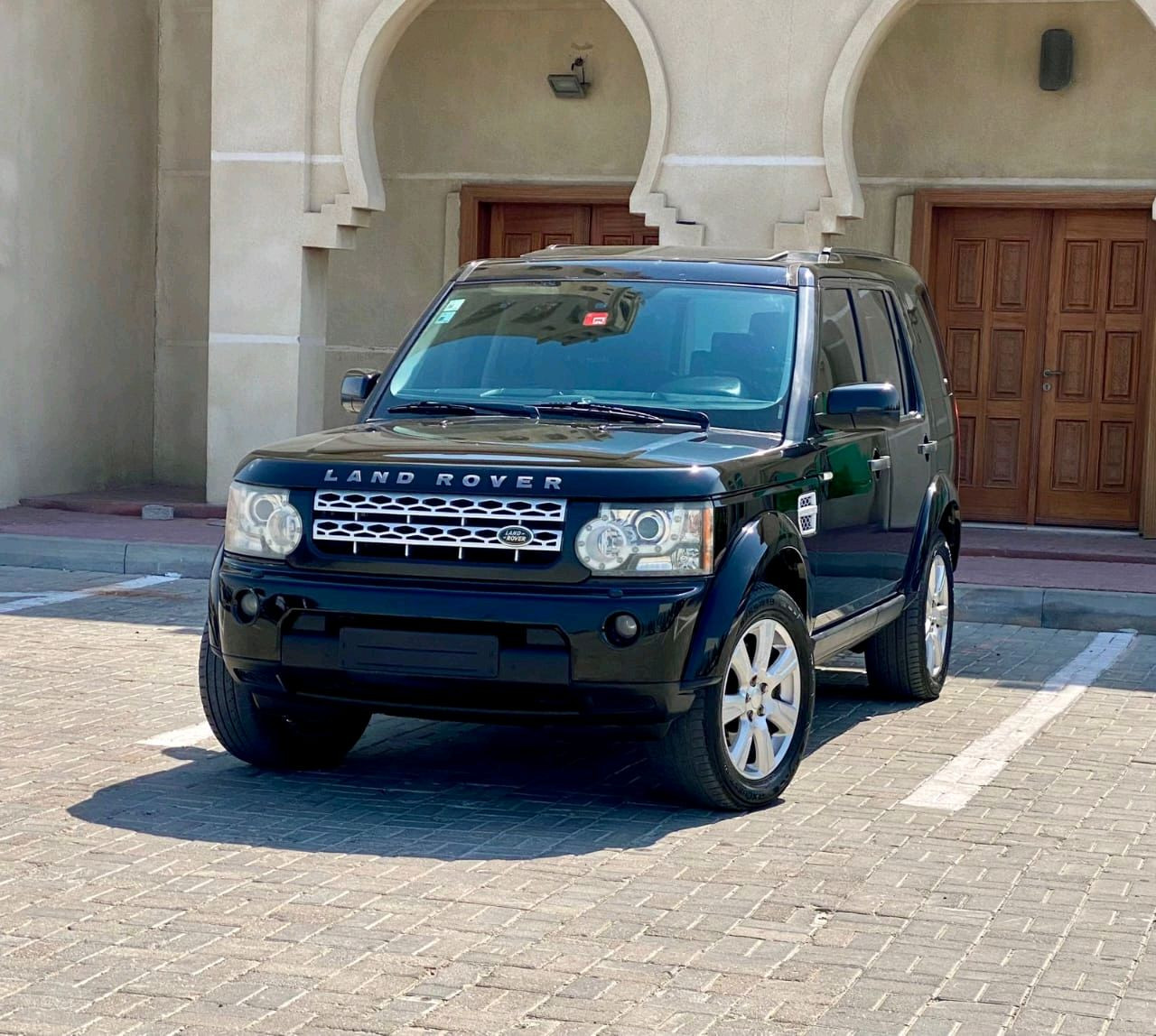 Land Rover LR4 - Image 3
