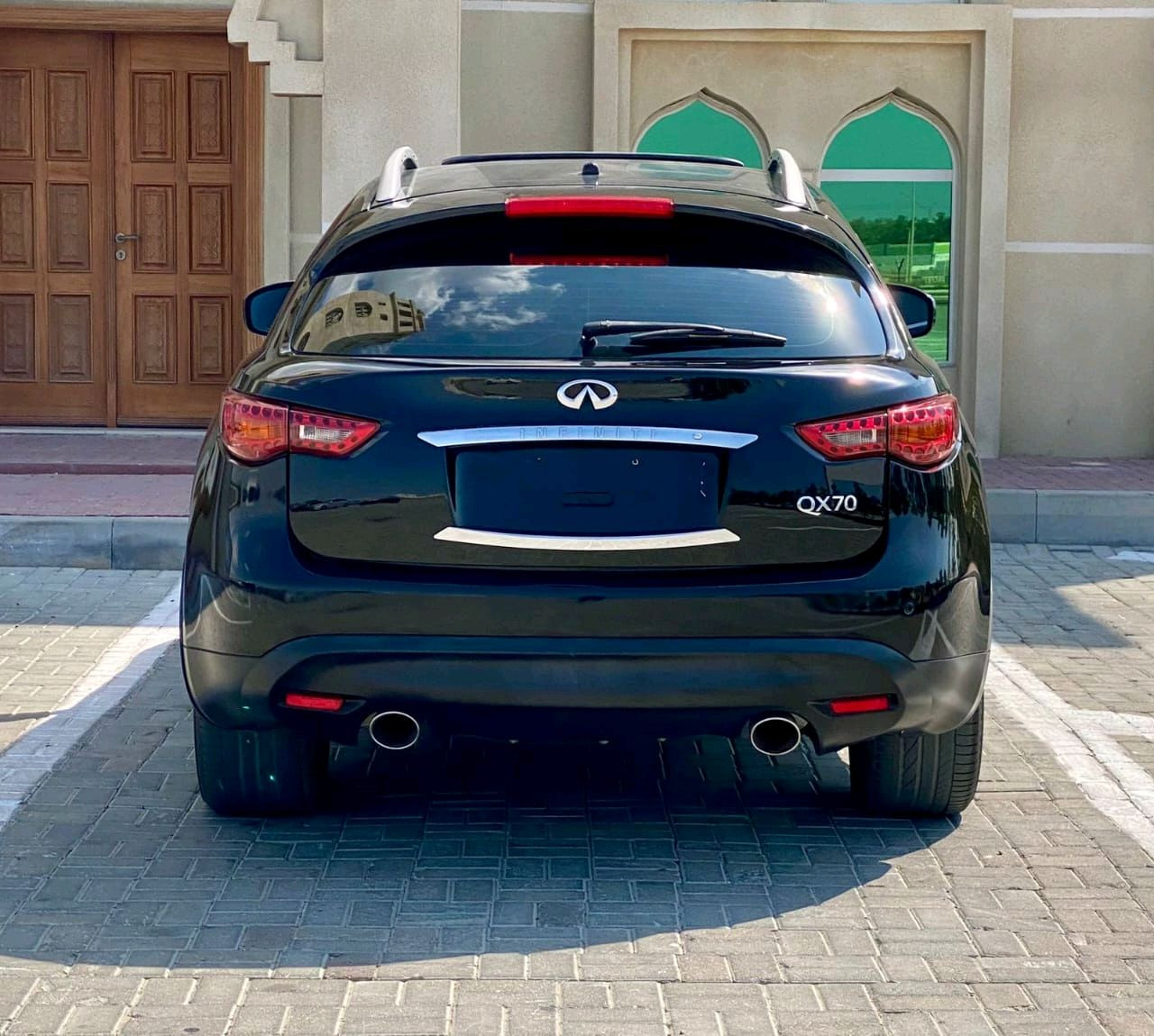 Infiniti QX70 - Image 7