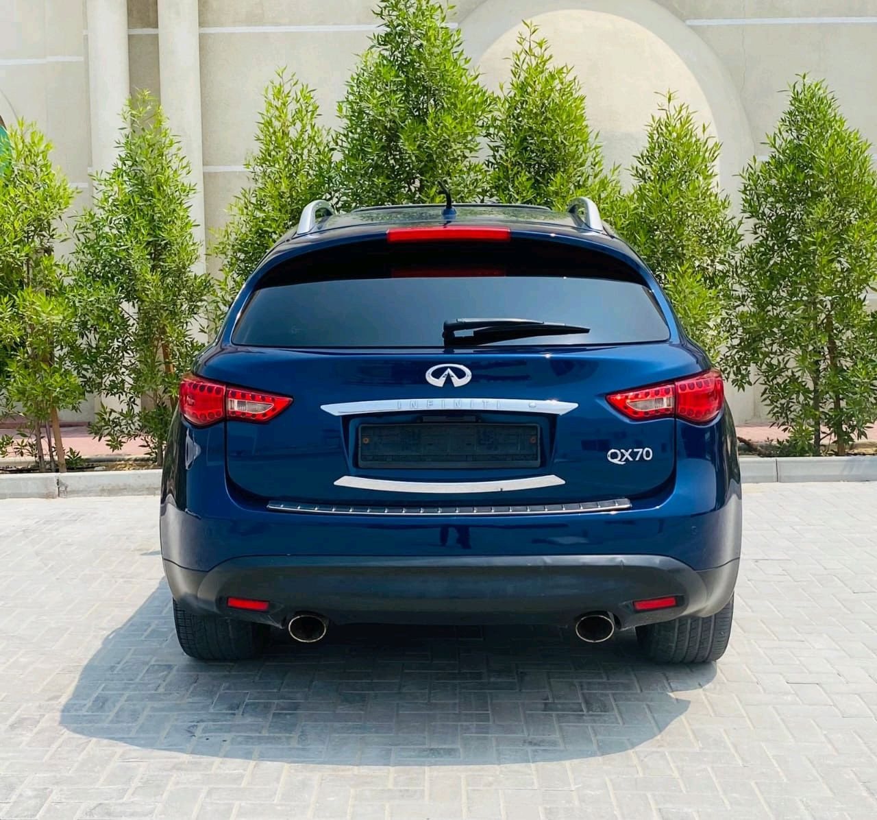 Infiniti QX70 - Image 6