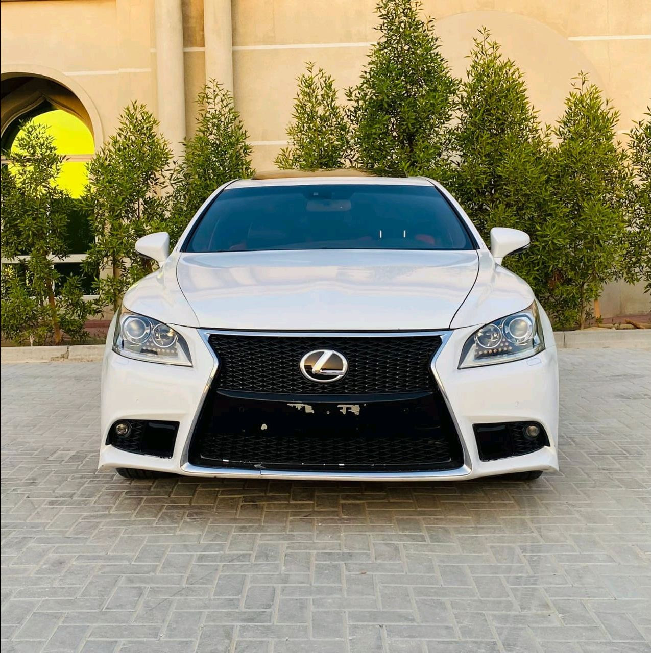Lexus LS-Series - Image 8