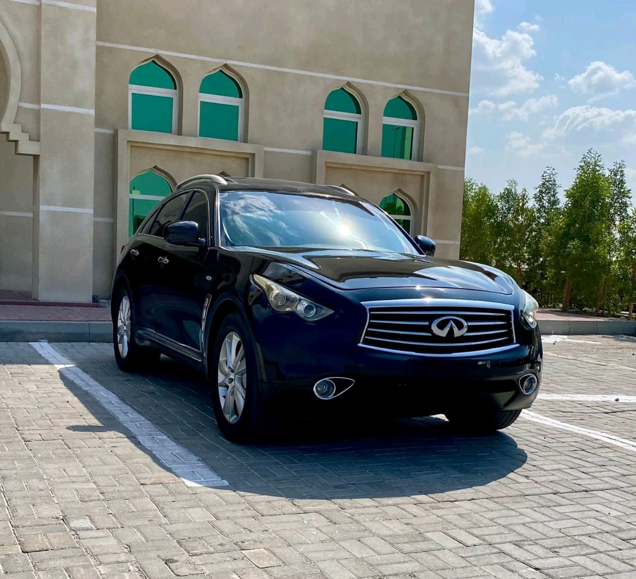 Infiniti QX70 - Image 4