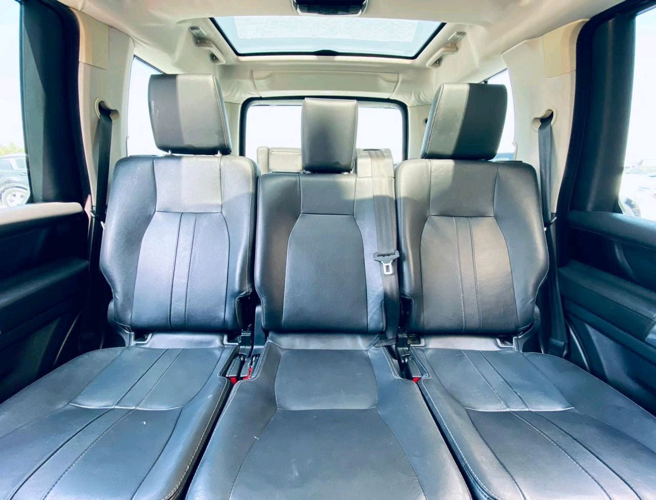 Land Rover LR4 - Image 11