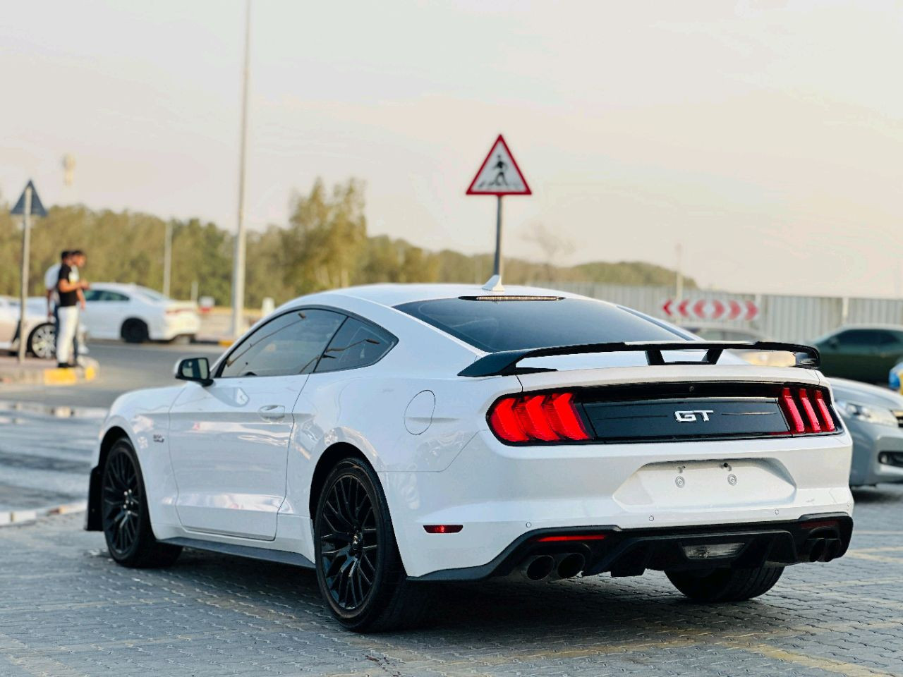 Ford Mustang - Image 8