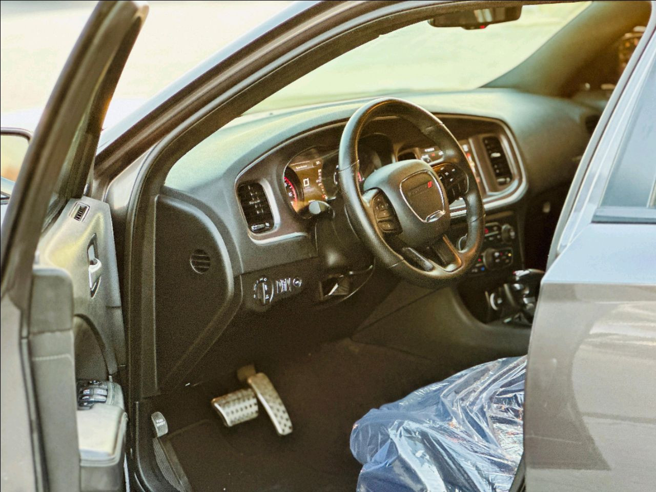 Dodge Charger - Image 14