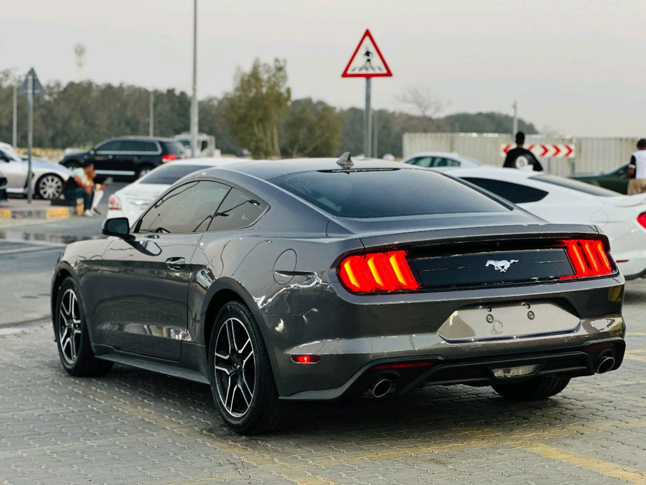 Ford Mustang - Image 8