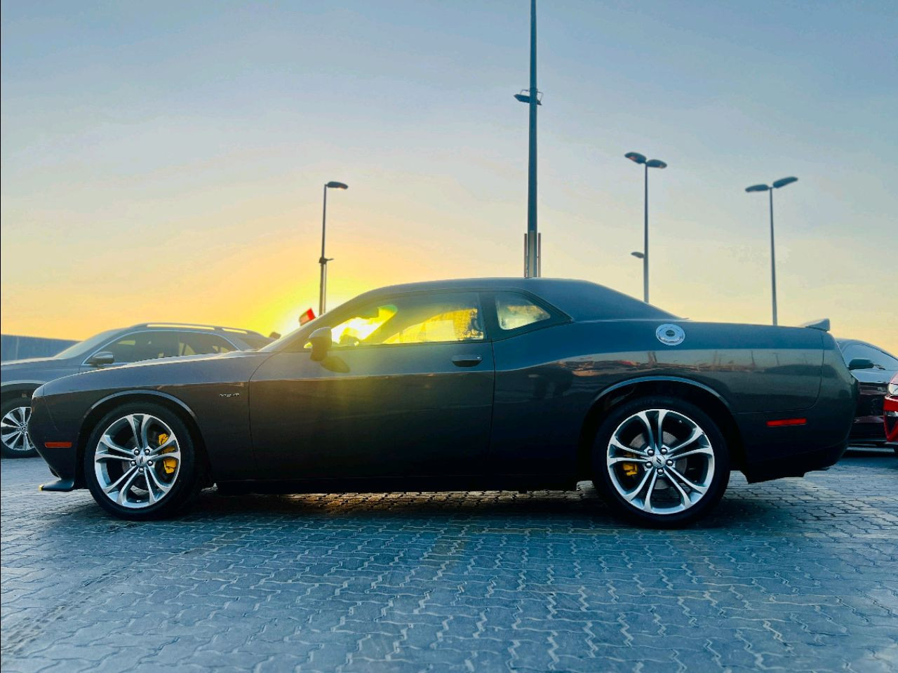 Dodge Challenger - Image 9