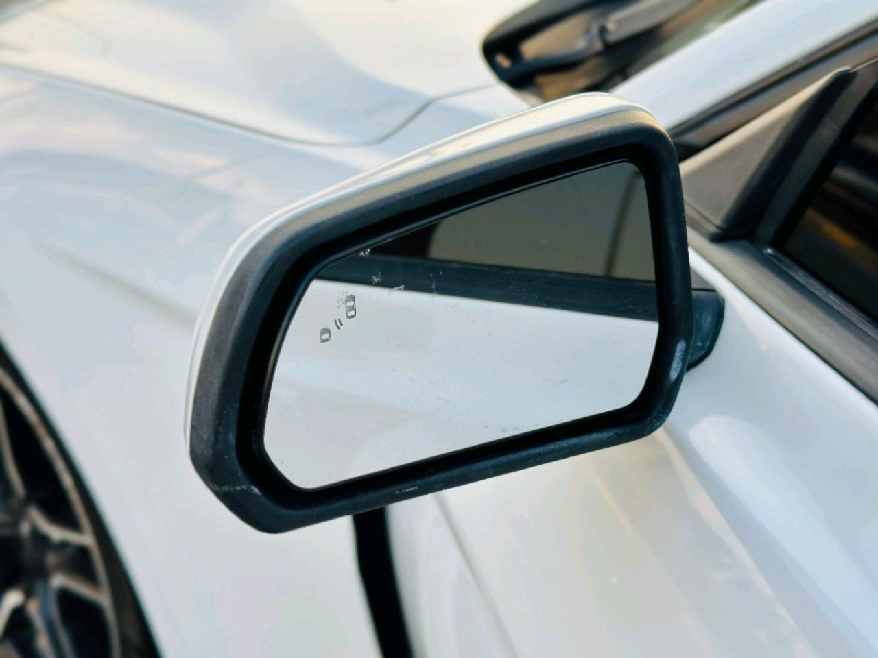 Ford Mustang - Image 10