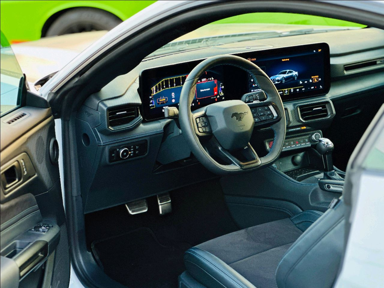 Ford Mustang - Image 11