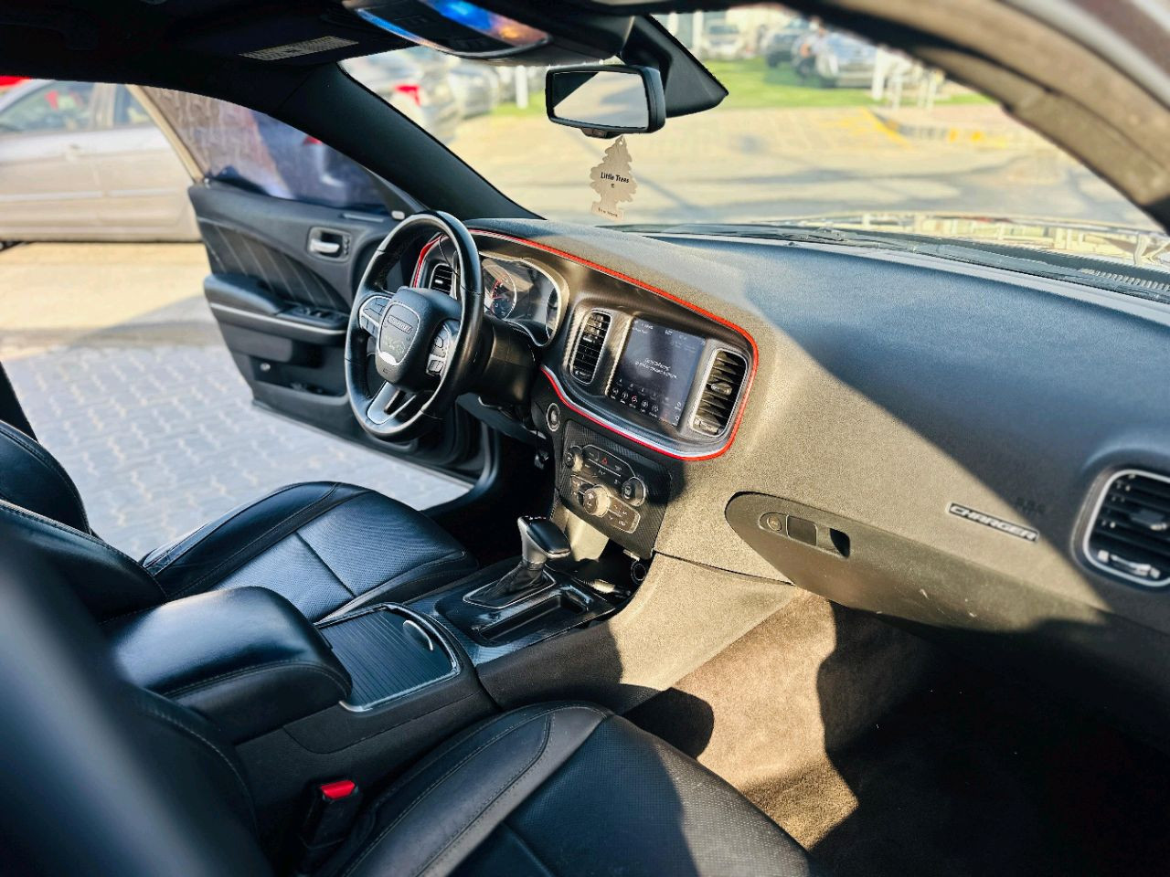 Dodge Charger - Image 11