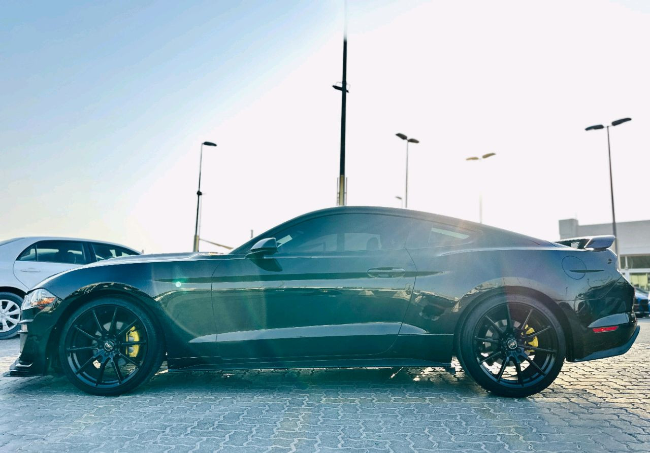 Ford Mustang - Image 11