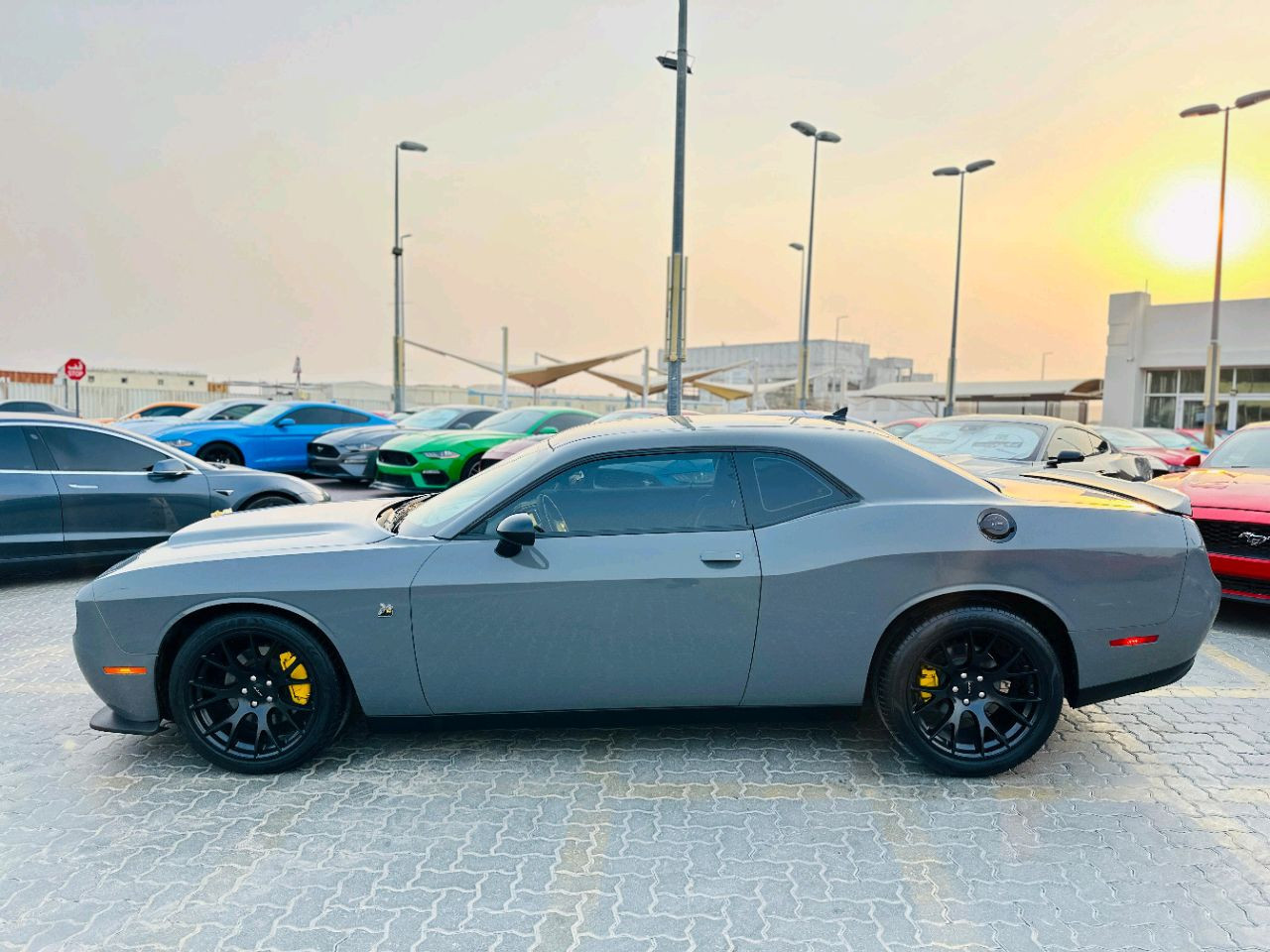 Dodge Challenger - Image 9