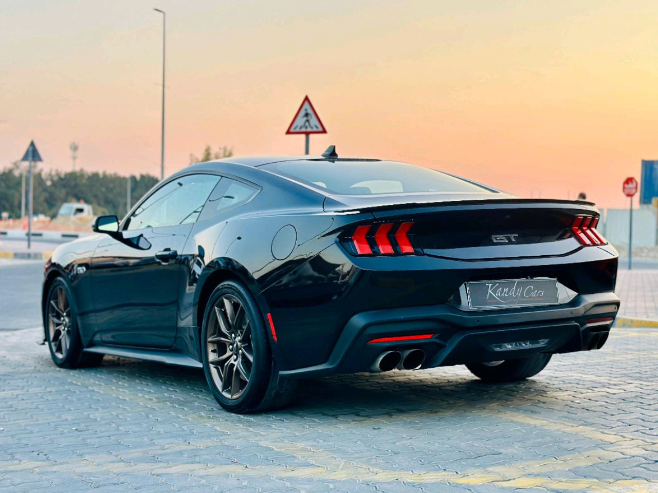 Ford Mustang - Image 8