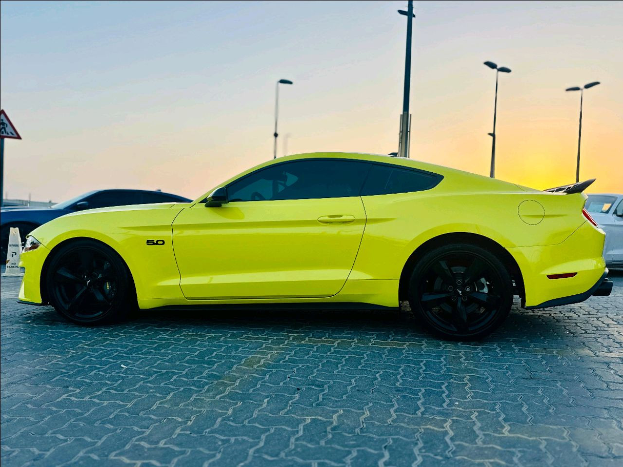 Ford Mustang - Image 9