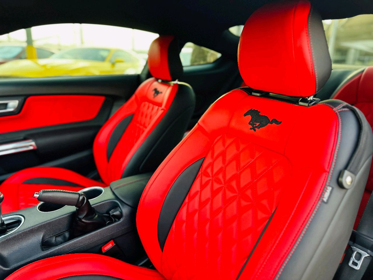 Ford Mustang - Image 12