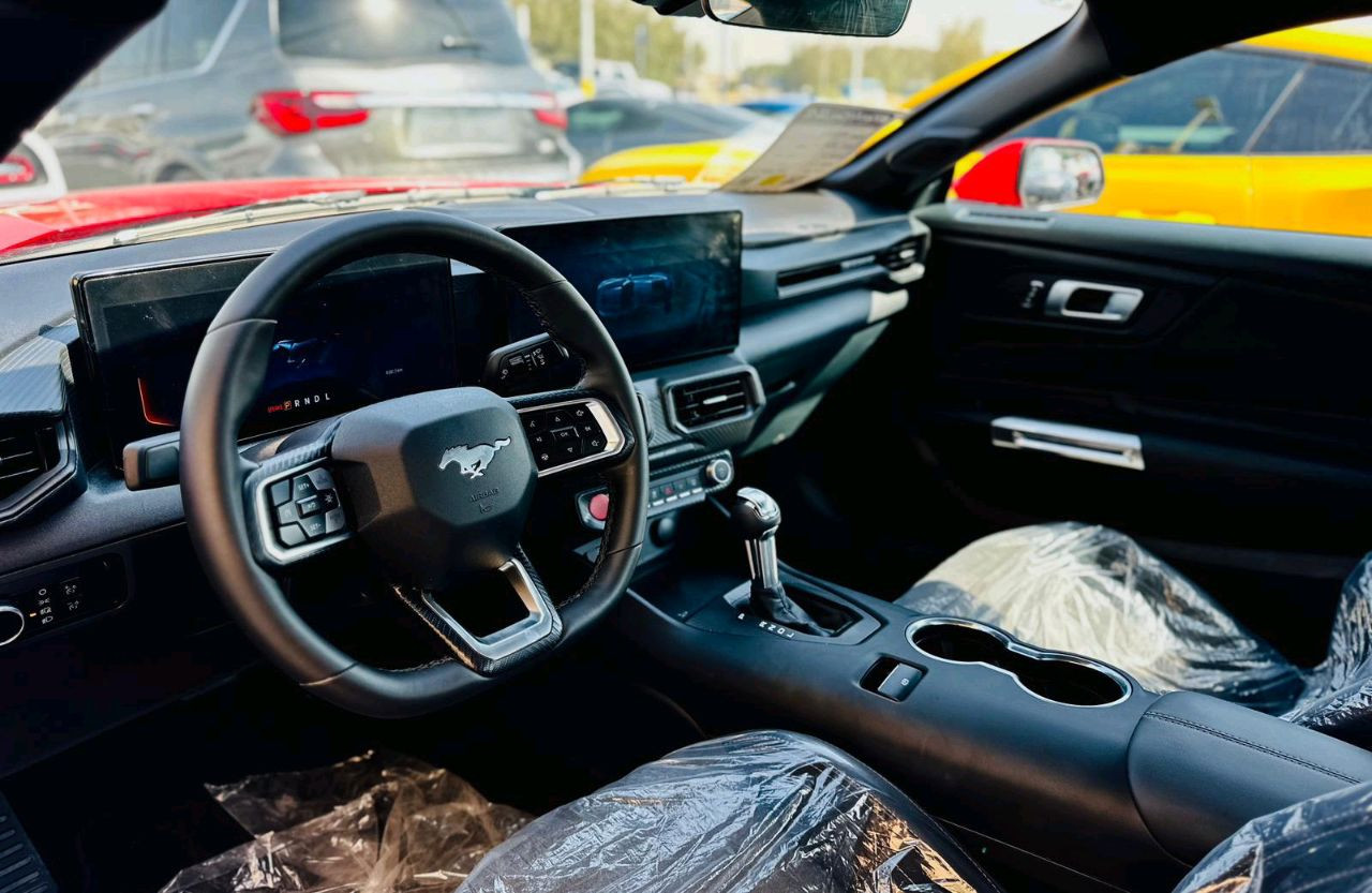 Ford Mustang - Image 11